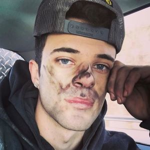 Meet your Posher, Dakota